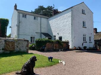 Bed & Breakfast Court Robert Art House B & B