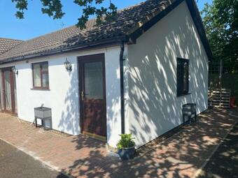 Number 1 Lytton Tree Lodge