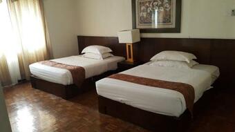 Apartamentos Famosa D Savoy 3-bedroom Condo In Alor Gajah