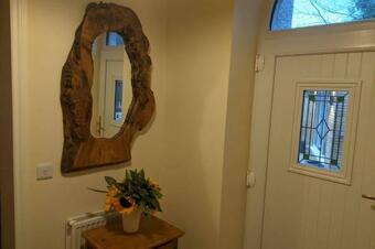 Apartamento Tarff Church Sunday School. With Hot Tub And Sauna