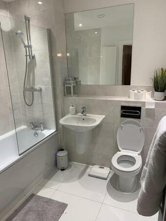 Hostal Quality-box Ltd