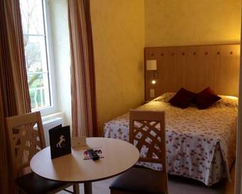 Hotel Logis Le Cheval Blanc Et Le Clovis