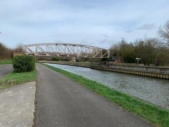 G�te Au Bord De L'eau