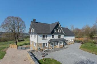 Cottage Fauna & Flora