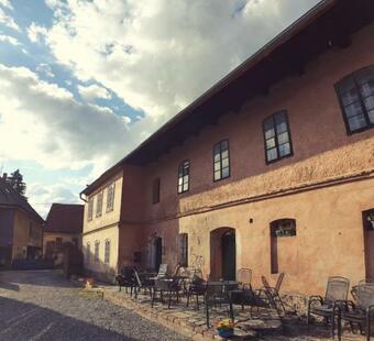 Hostal Dvoul??kov� Pokoj U Ad�lky