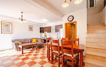 Beautiful Home In Kuna With Wifi And 2 Bedrooms