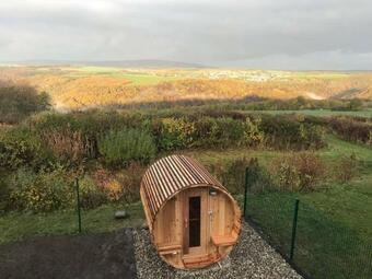 Hunsr�ck Valley View Apartment With Cedar Sauna