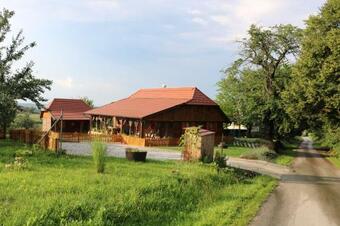 Hostal Holiday Home Lina