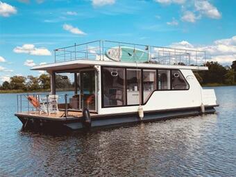 Schwimmendes Hausboot