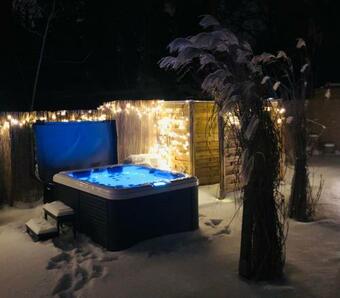 Gartenloft Mit Outdoor Whirlpool Und Garten