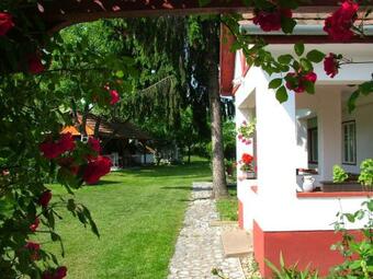 Hostal Guest House St. M�ria