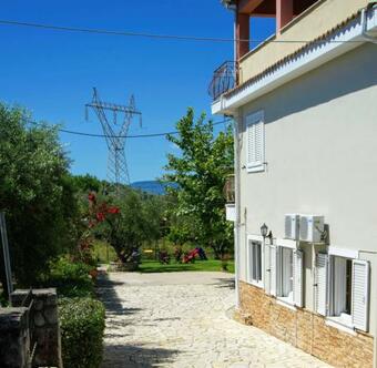 Apartamento Petros Garden ?ouse