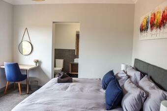 Villa Stone`s Throw Manor