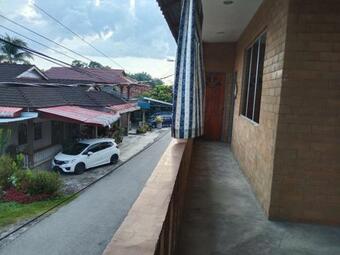 Hostal D'aman Homestay Parit Raja Darat