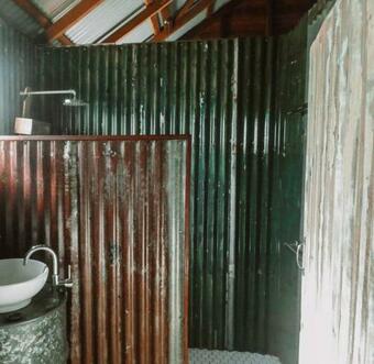 Saddleback Country Cabins Near Gin Gin