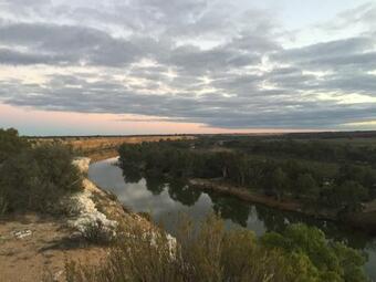 Black Cat Retreat Holiday Home