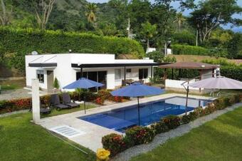 Moderna Casa De Campo La Milagrosa