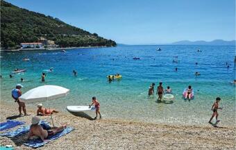 Beautiful Apartment In Drvenik With 1 Bedrooms