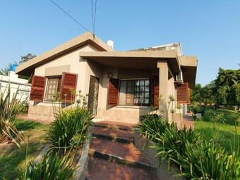 Casa Quinta Con Pileta, Jard�n Y Parrillero - Barrio Abad�a - Av. De La Virgen