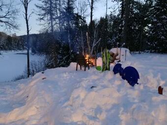 3 Bedrooms Chalet At Saint Alexis Des Monts 100 M Away From The Beach With Lake View Jacuzzi And Enclosed Garden