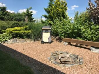 Apartamento Nice Appartment K?ov� In Family House With Shared Pool, Terrace And Garden