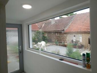 D?m Naproti Rybn�ku Ve Vran�n?