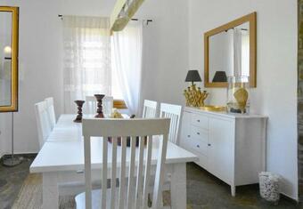 The Garden House Only A 2 Minute Walk From The Picturesque Marine Of Vourkari.