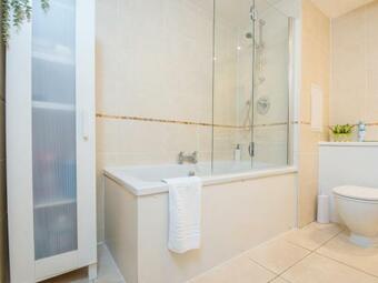 Pass The Keys Spacious 1 Bedroom Apartment In Heart Of The City