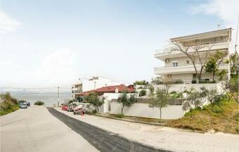 Beautiful Apartment In Chalkida With Wifi And 2 Bedrooms