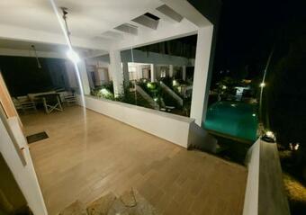 Apartamento Athanasia's Appartment At Rafaella Resort