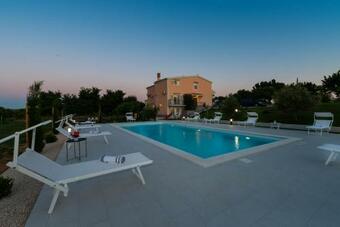 Hostal Luxury Villa Maria With Large Pool