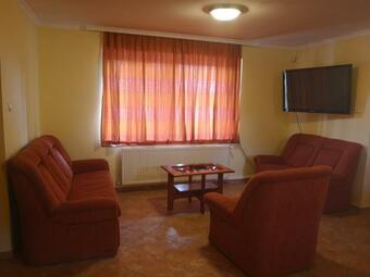 Bud�nyi Vend�gh�z