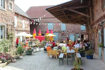 Hostal Vierzeithof - Hofcaf� Eiszeit