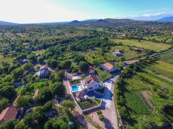 Poolincluded - Villa Mendula