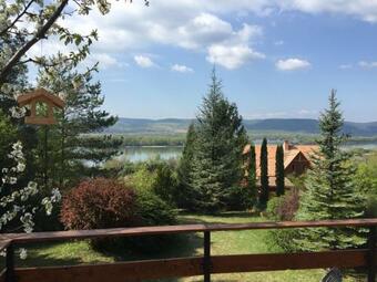 ?zgida Nyaral�h�z