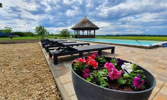 Bed & Breakfast Tisza White House