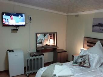 Hostal Point 55 Guest House