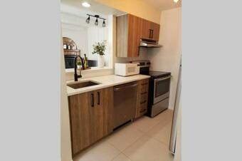 Apartamento Beautiful One Bedroom Condo With Walk Out Patio And Magnificent Lake And Mountain View!