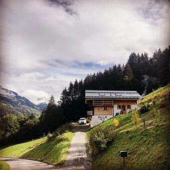 Boutique Chalet Panoramic Views Hot Tub