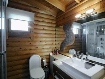 Villa Lakkia - Wooden Residence