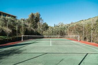 Aperanto Seaview Apartments