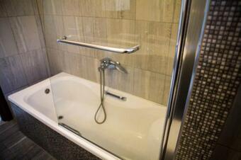 Modern Serene Villa Near The Sea