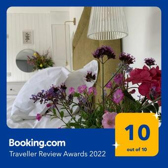 Garden Cottage On Tintern Trails