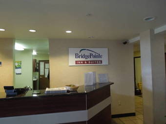 Hotel Bridgepointe Inn & Suites Toledo-perrysburg