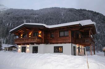 Hostal Villa Alpin