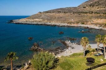 Villa Proto Helidoni - A Cozy Beachfront Villa