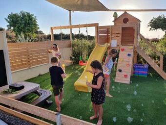 Lux Villa Mia With Heated Pool, 2km To Beach & Childrens Area!