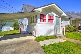 Cozy Corinth Escape About Half-mi To Shop And Dine!