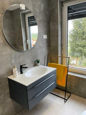 Po?itni?ka Hi?a Bo?amarin