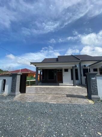 Afza Homestay Paka A